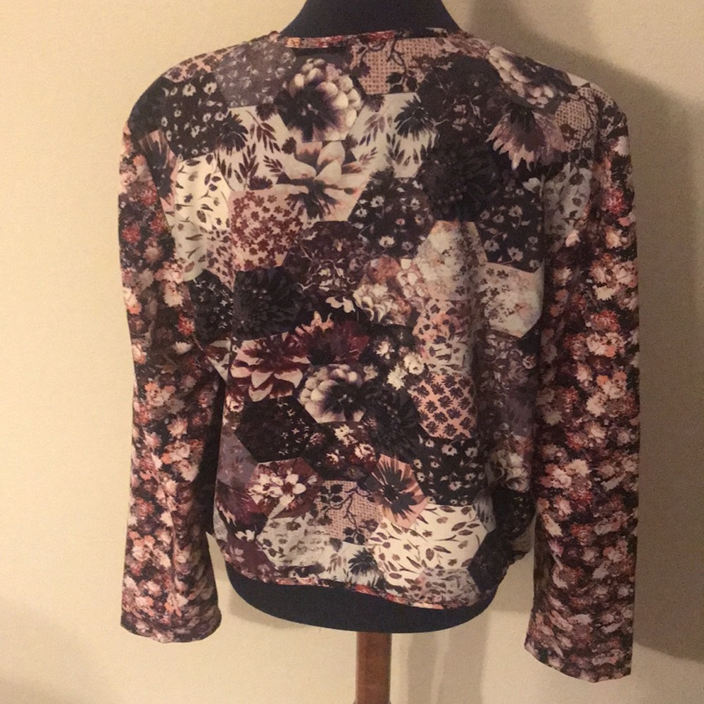 Cropped Jacket - Picture 2 of 3